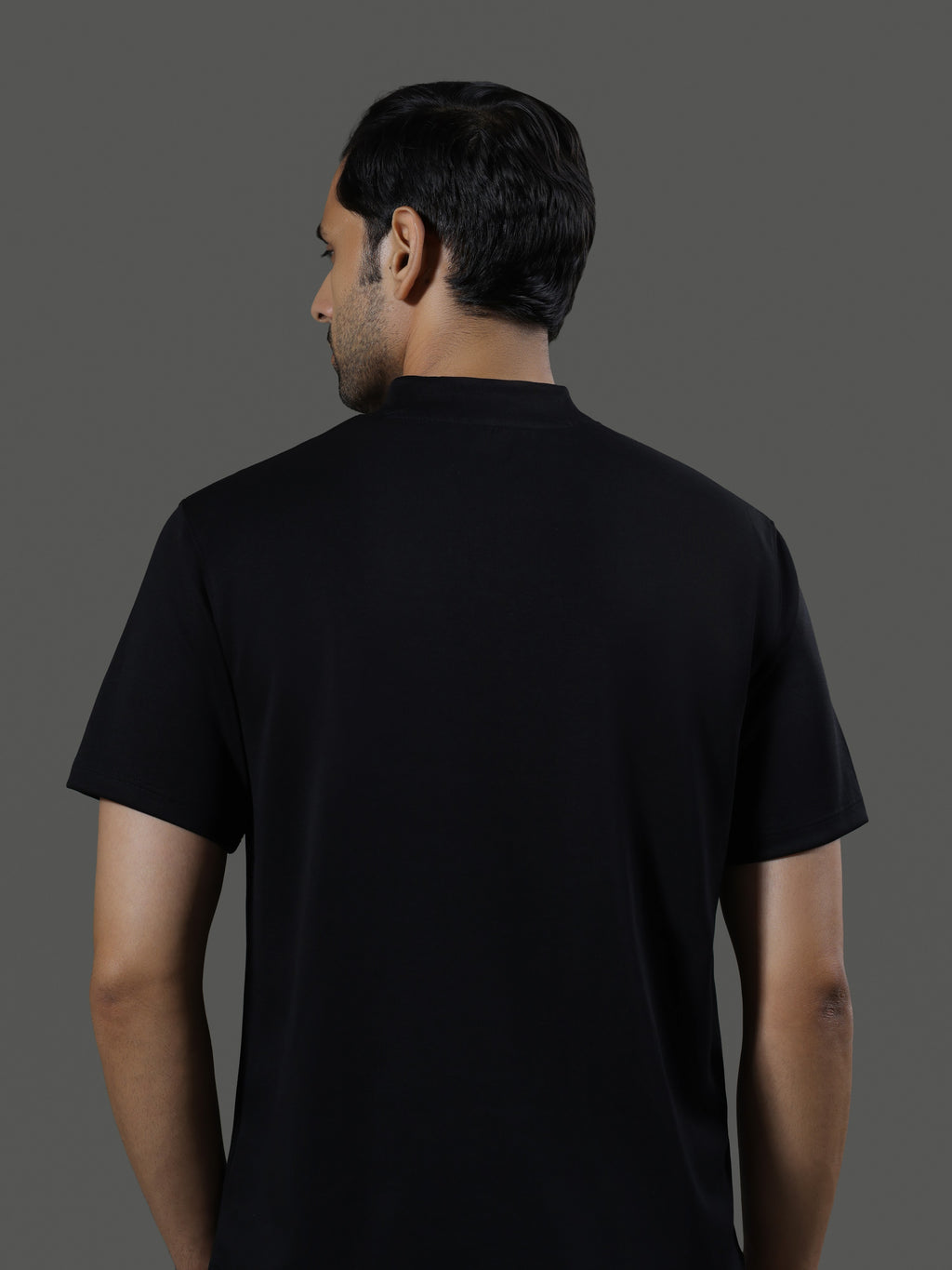 after-hours-henley-neck-zip-short-sleeves-obsidian image 6 - After Hours Henley Neck Zip Short Sleeves - Obsidian