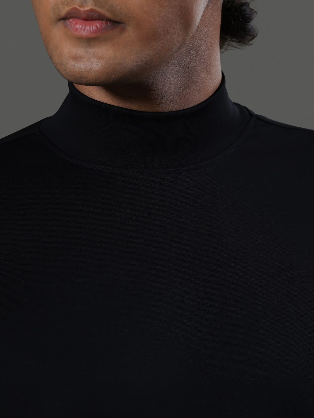 after-hours-mock-neck-long-sleeves-obsidian image 3 - After Hours Mock Neck Long Sleeves - Obsidian