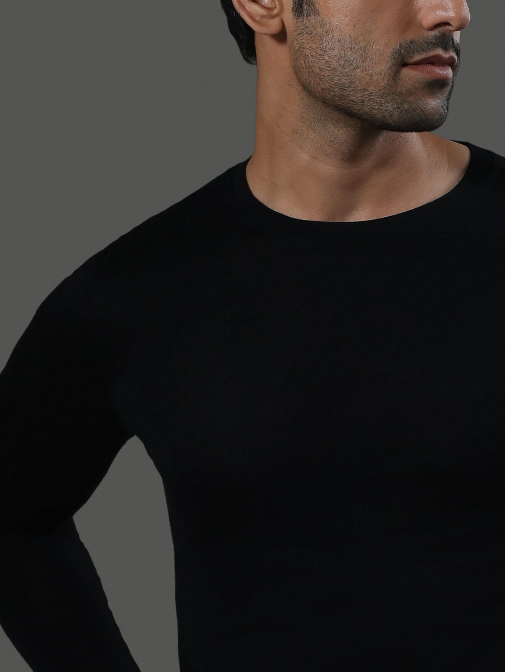 baseline-crew-neck-long-sleeves-obsidian image 4 - Baseline Crew Neck Long Sleeves - Obsidian