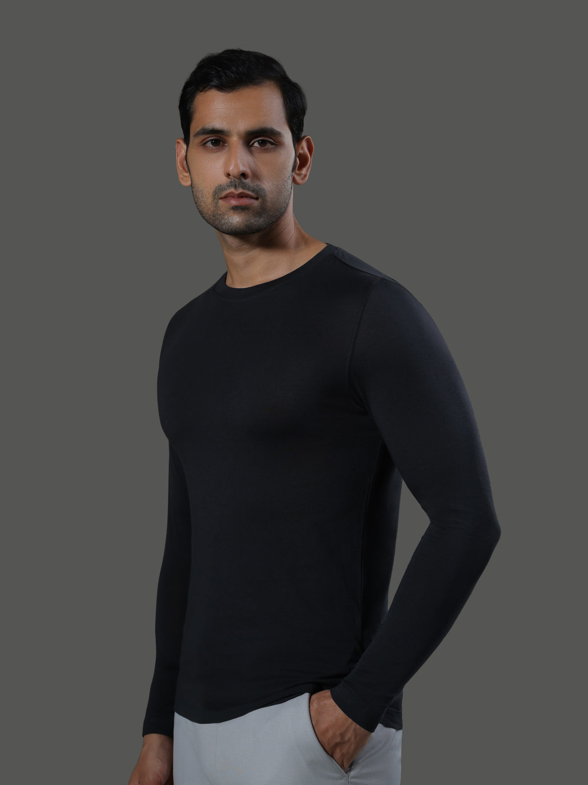baseline-crew-neck-long-sleeves-slate image 1 - Baseline Crew Neck Long Sleeves - Slate