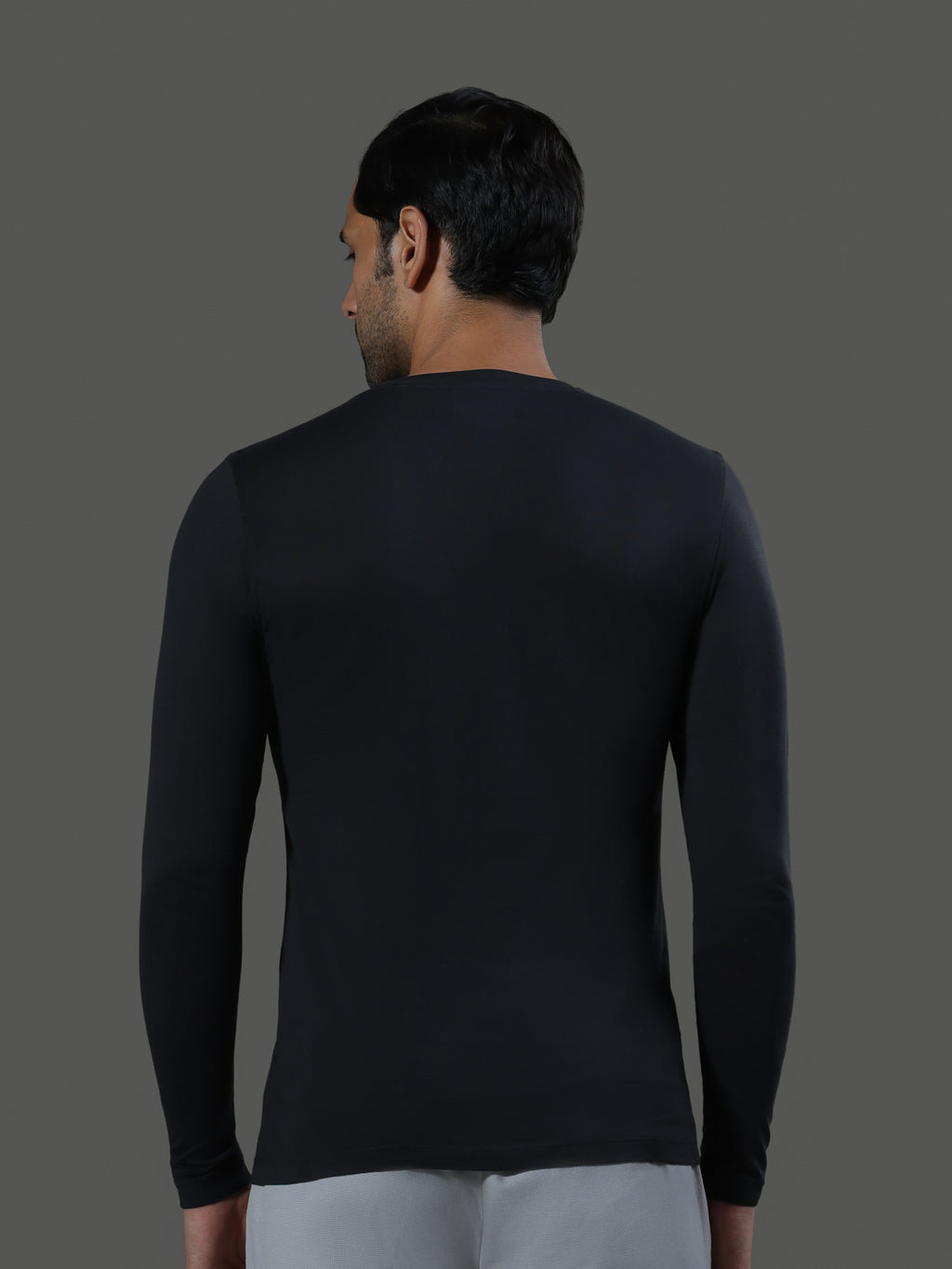 baseline-crew-neck-long-sleeves-slate image 6 - Baseline Crew Neck Long Sleeves - Slate