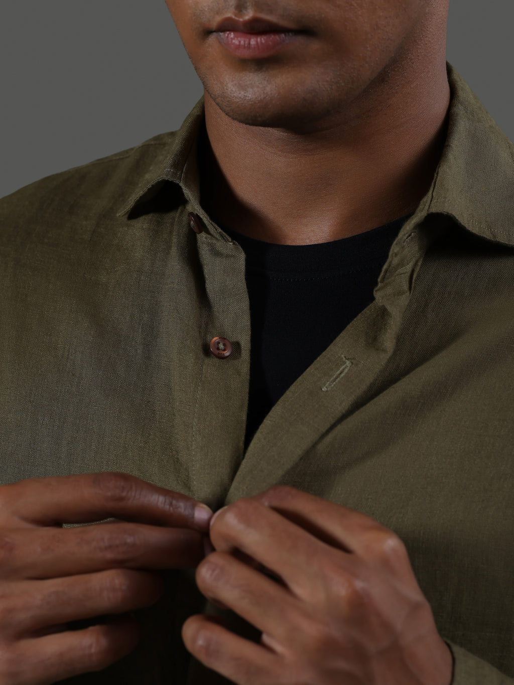 baseline-crew-neck-short-sleeves-obsidian image 3 - Baseline Crew Neck Short Sleeves - Obsidian