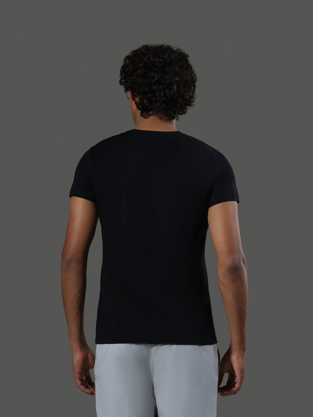 baseline-crew-neck-short-sleeves-obsidian image 6 - Baseline Crew Neck Short Sleeves - Obsidian