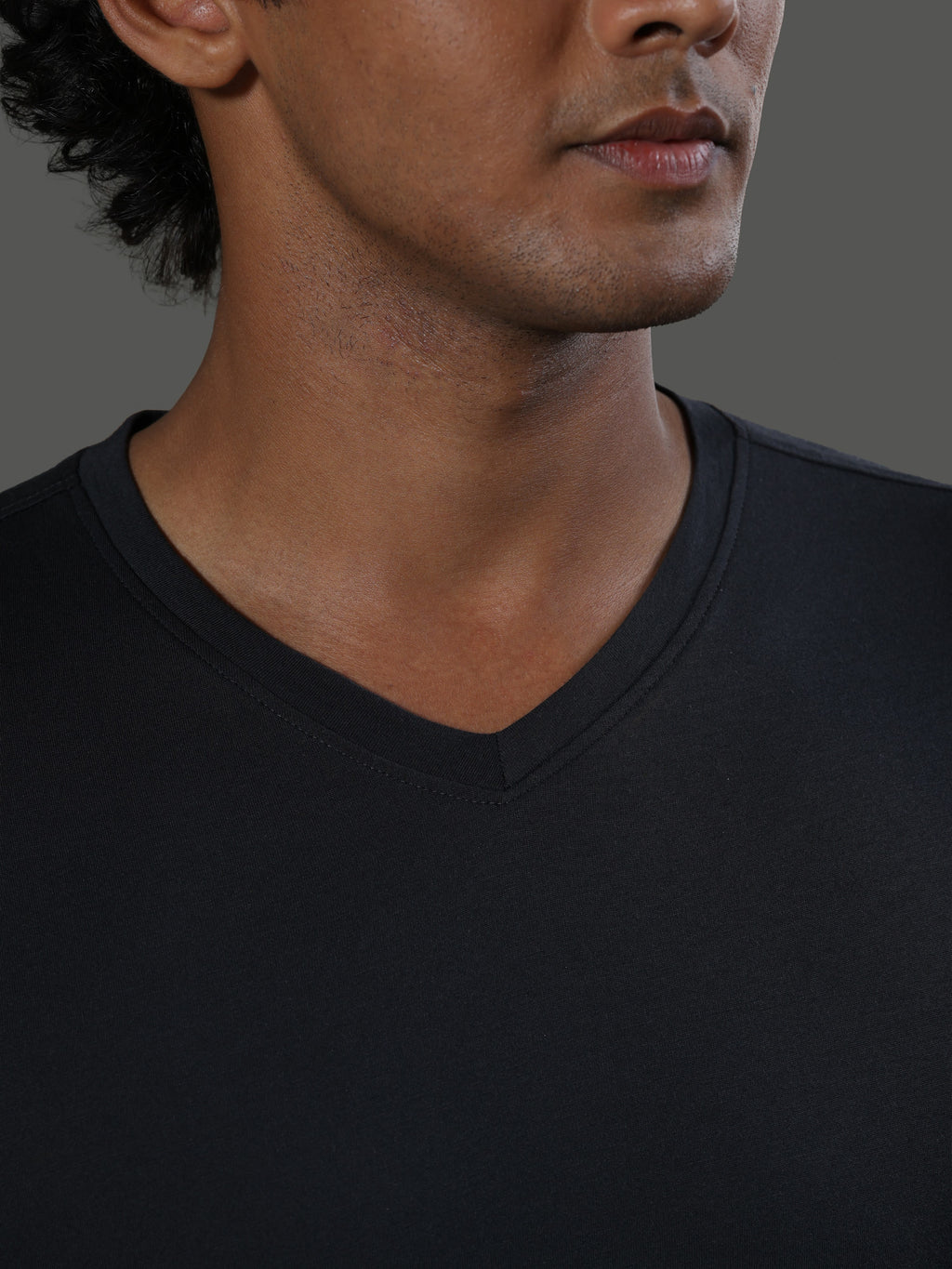 baseline-v-neck-short-sleeves-slate image 4 - Baseline V-Neck Short Sleeves - Slate