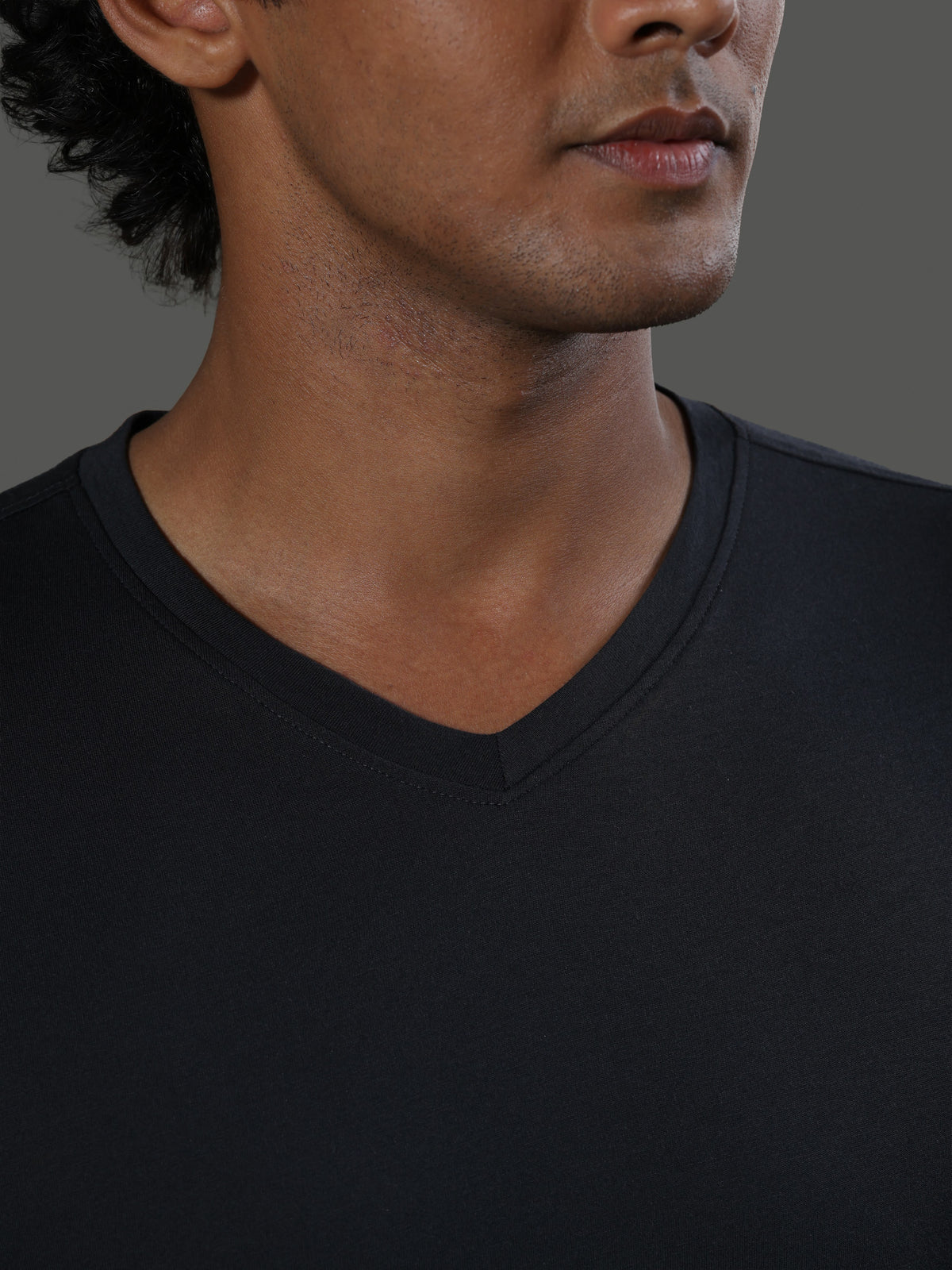 baseline-v-neck-short-sleeves-slate image 4 - Baseline V-Neck Short Sleeves - Slate