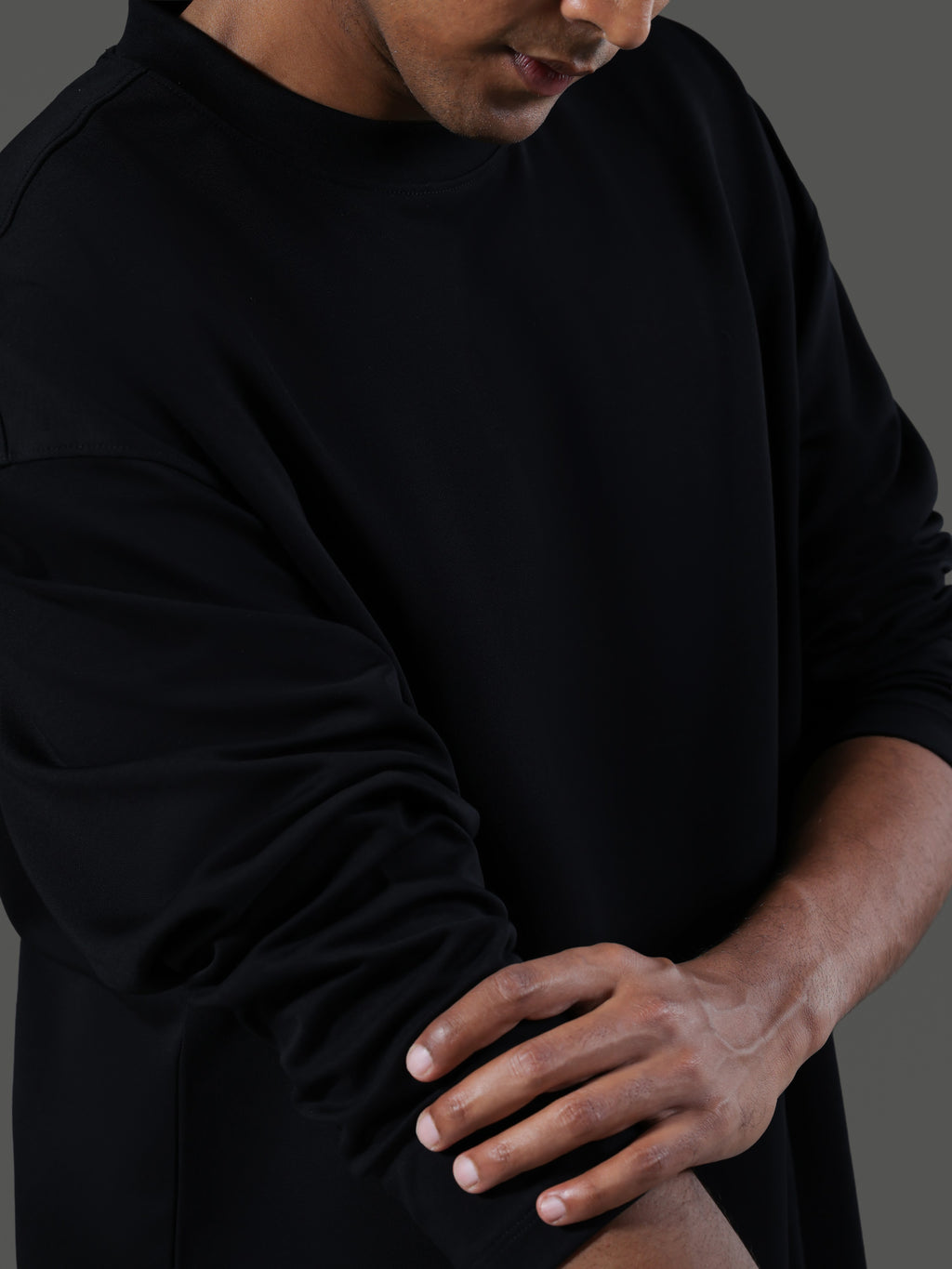 Leisure Crew Neck Long Sleeves - obsidian - image 3