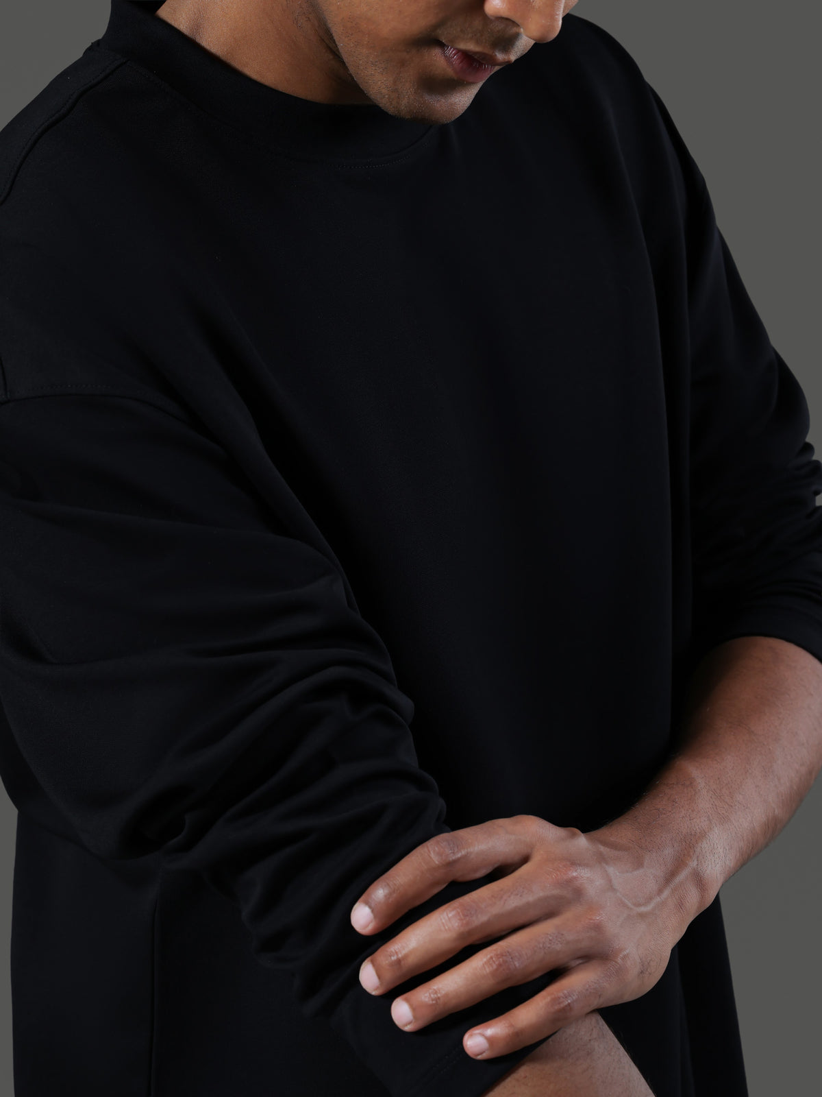 Leisure Crew Neck Long Sleeves - obsidian - image 3